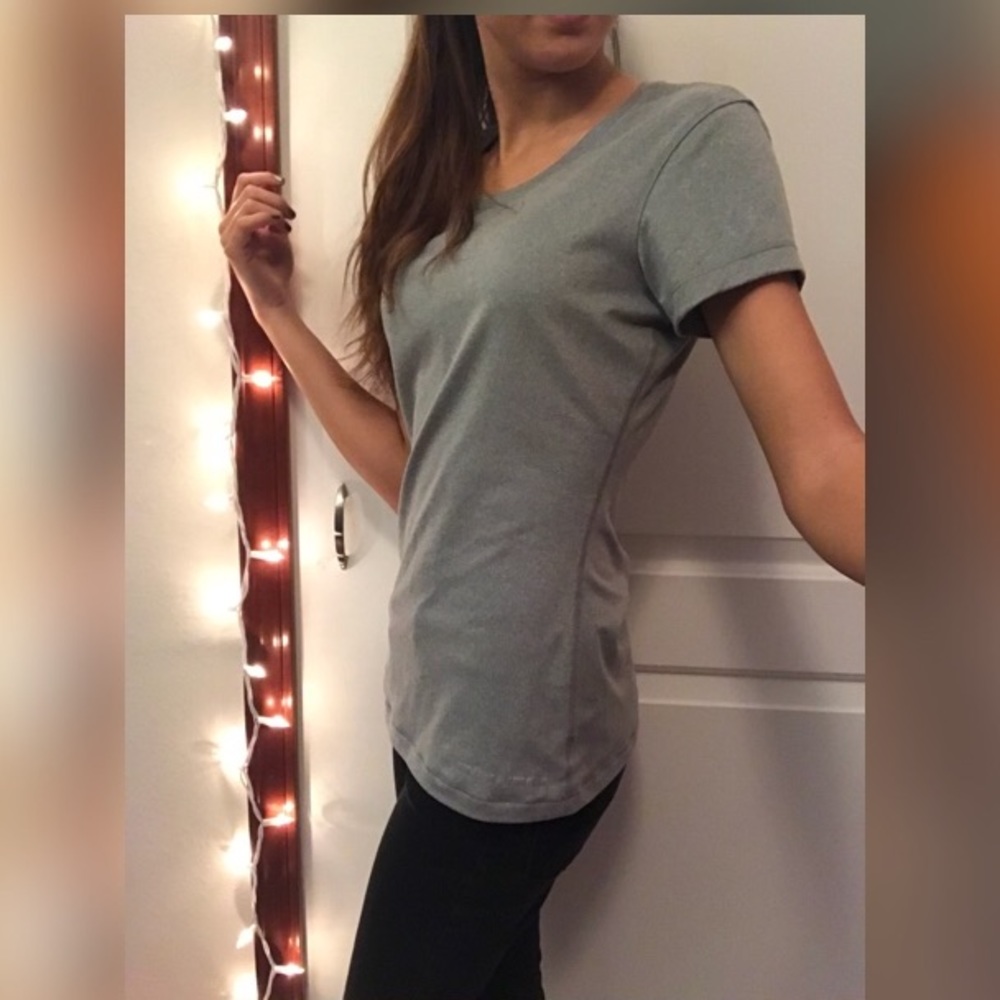 Grey Under armor Tee